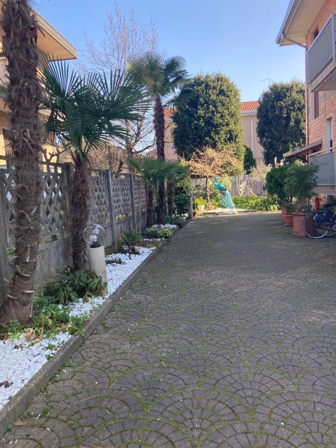 Casa Vacanza A Limbiate Ngoại thất bức ảnh
